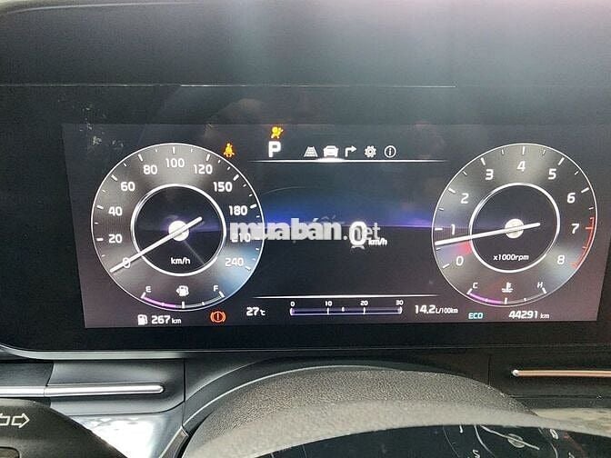 Kia Carnival 2023 Signature 3.5G chạy xăng