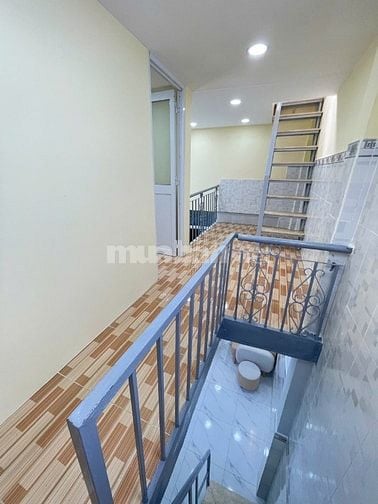 Nhà SHR dt 17m2 đúc lững 1 lầu 2pn hẻm Huỳnh Thiện Lộc, Q. Tân Phú