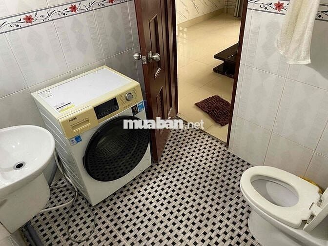 Căn hộ rộng 30m, mặt tiền tạ quang bửu, Q8. Full nội thất