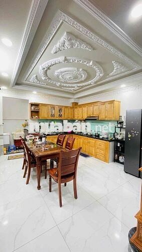 Bán Nhà 5 Tầng Mái Thái Đường Nguyễn Ảnh Thủ, Hẻm 8m Có Lề, 4.05*15m