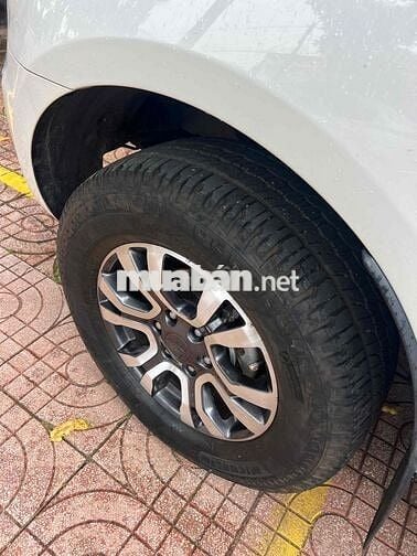 đỗi xe mới cần bán witrak 3.2  hai cầu số tự động