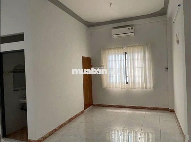 3.5x24 (nở hậu 7m). Nhà 2 lầu mặt tiền Lò Siêu. 5PN 5WC có sân để xe