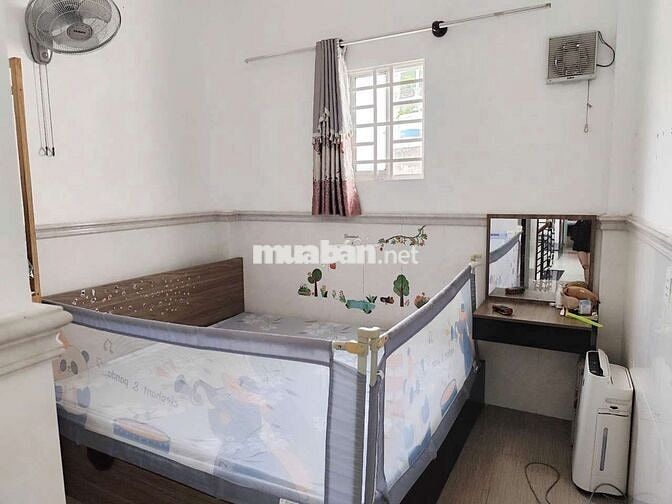 Bán nhà 36m2, trệt 2 lầu 4PN, đường 18, cv Làng Hoa- Gò Vấp 4.35 tỷ