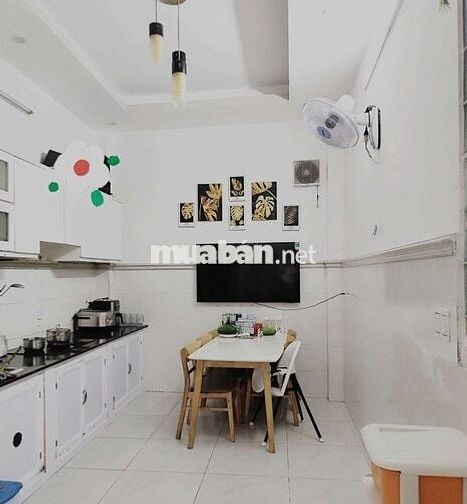 Bán nhà 36m2, trệt 2 lầu 4PN, đường 18, cv Làng Hoa- Gò Vấp 4.35 tỷ