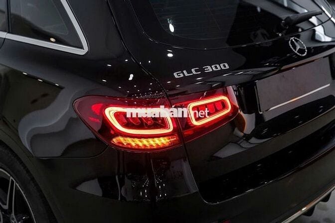 Mercedes GLC300 4Matic bản update V1 2022