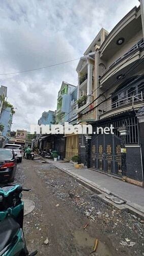 NHÀ BÁN HẺM 10M THÔNG ĐƯỜNG TRƯỜNG CHINH.P.15 TÂN BÌNH .DT 5×21M 3 L