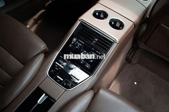 Porsche Panamera 2023 4 Executive - 15000 km