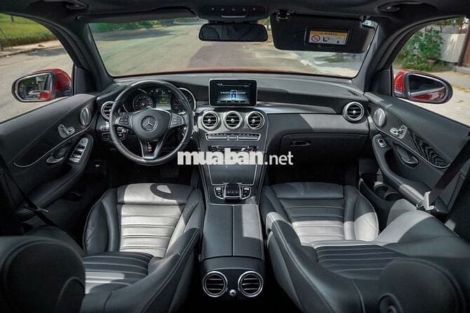 Mercedes GLC300 4Matic 2019, Bank 90%