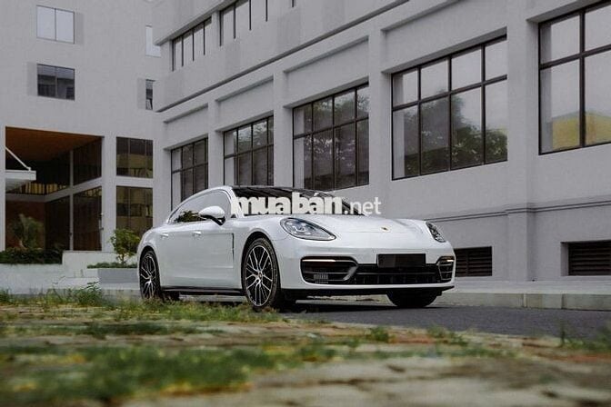 Porsche Panamera 2023 4 Executive - 15000 km