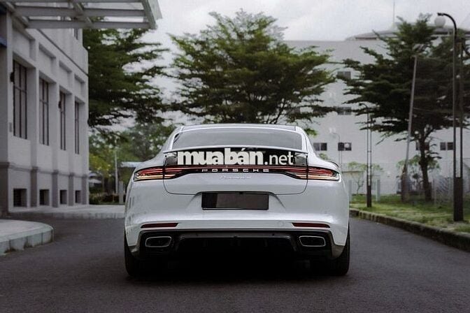 Porsche Panamera 2023 4 Executive - 15000 km