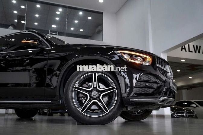Mercedes GLC300 4Matic bản update V1 2022
