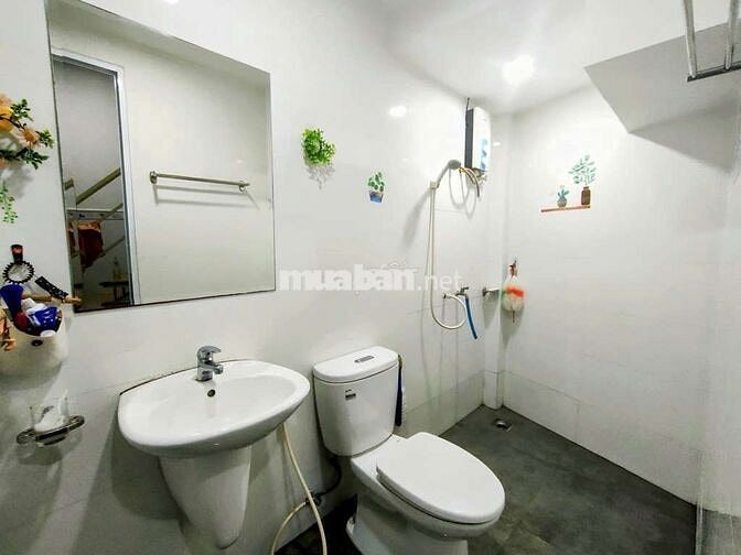 Nhà đẹp , Khu dân cư sầm uất , giá rẻ , mời xem nhà . Bình Tân