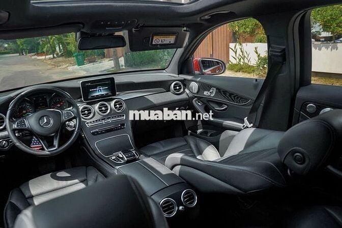 Mercedes GLC300 4Matic 2019, Bank 90%