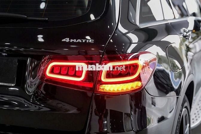 Mercedes GLC300 4Matic bản update V1 2022