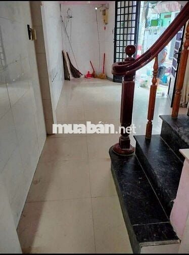 Mặt tiền Phùng Văn Cung 3 lầu tn 18 tr/th 5PN 4WC 6.x tỷ