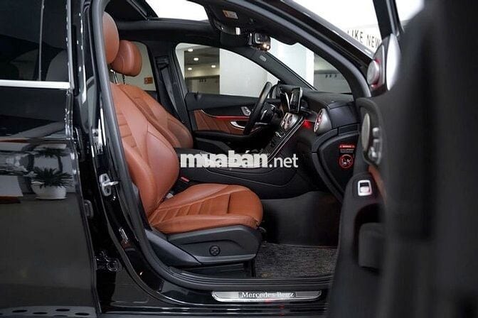 Mercedes GLC300 4Matic bản update V1 2022