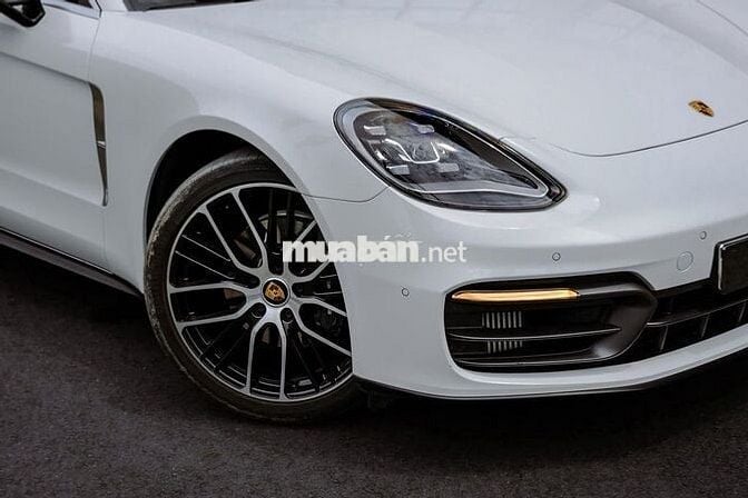 Porsche Panamera 2023 4 Executive - 15000 km