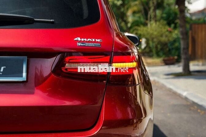 Mercedes GLC300 4Matic 2019, Bank 90%