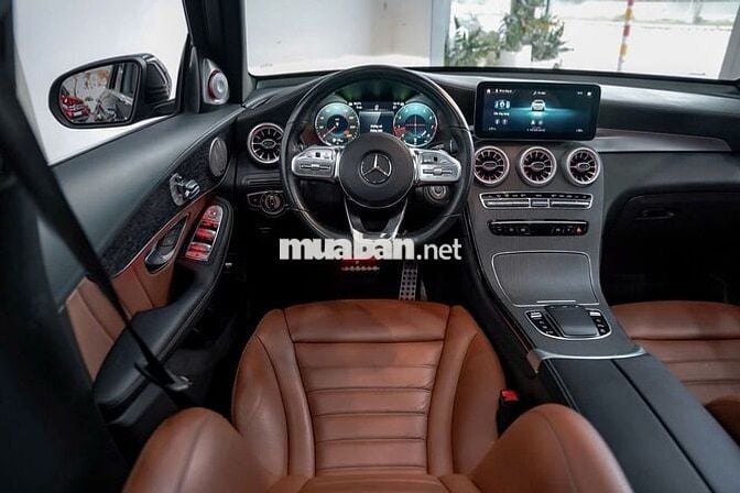 Mercedes GLC300 4Matic bản update V1 2022