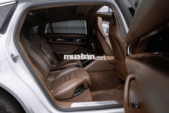 Porsche Panamera 2023 4 Executive - 15000 km