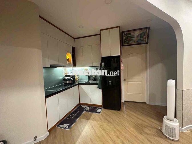 Căn hộ full nội thất cao cấp đã sửa chữa thành 3pn