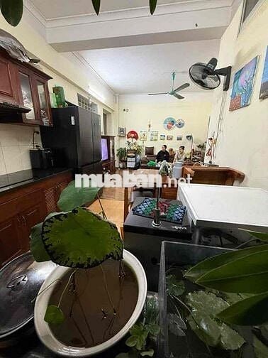 Lô góc chung cư Đồng Tầu nhà đẹp 2 thoáng  2PN sổ CC 60m T7 giá 4 tỷ c