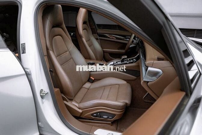 Porsche Panamera 2023 4 Executive - 15000 km