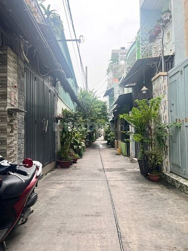 Nhà 4 tầng hẻm thông ngay chợ Bùi Minh Trực P5Q8. Giá 5.5 tỷ TL