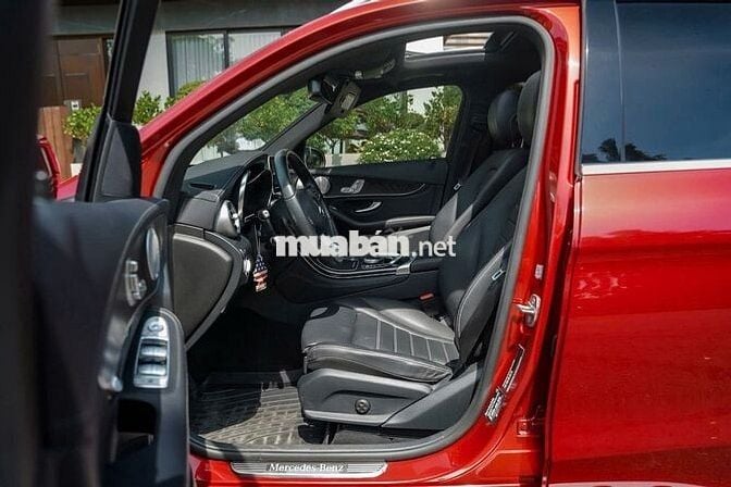 Mercedes GLC300 4Matic 2019, Bank 90%