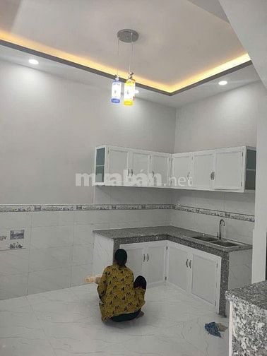 nhà góc 2 mặt tiền gần chợ  – giá tốt 690tr – dọn vào ở ngay