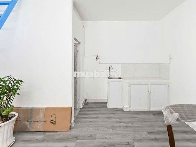 Phòng rộng 32m2 ngay trong KDC Kiều Đàm, gần Cầu Rạch Ông, Quận 4,1,8