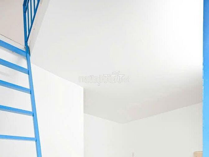 Phòng rộng 32m2 ngay trong KDC Kiều Đàm, gần Cầu Rạch Ông, Quận 4,1,8