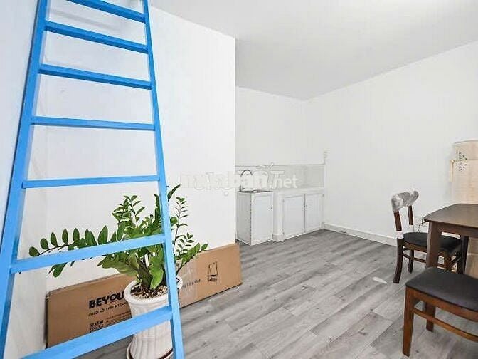 Phòng rộng 32m2 ngay trong KDC Kiều Đàm, gần Cầu Rạch Ông, Quận 4,1,8