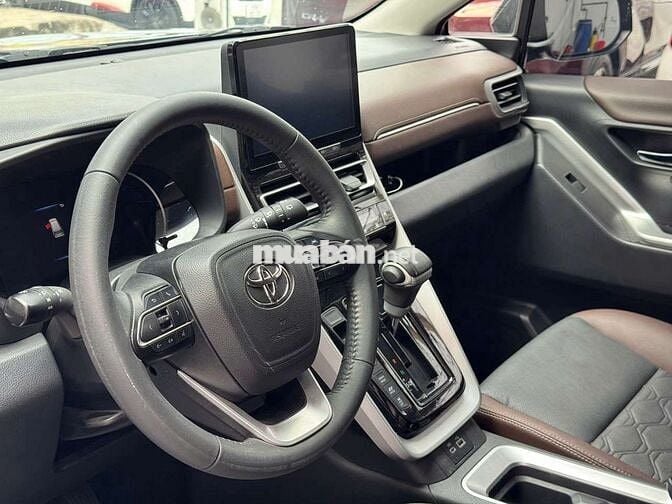 Toyota Innova Cross HEV 2.0 CVT - 22000 Km