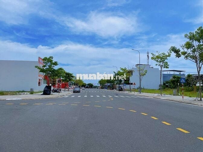 Bán đất Đà Nẵng mặt tiền đường lớn gần bệnh viện siêu thị