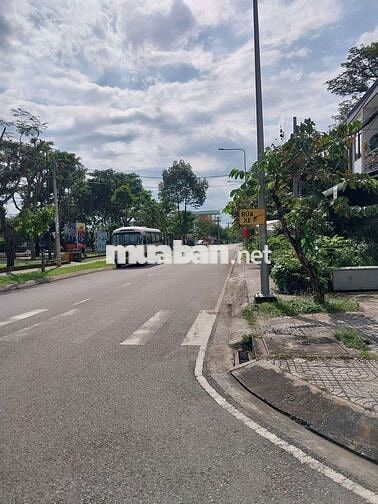 Nhà 3 tầng siêu đẹp - Trung tâm Hành chính Nhà Bè - 7x18m giá 12.8 tỷ