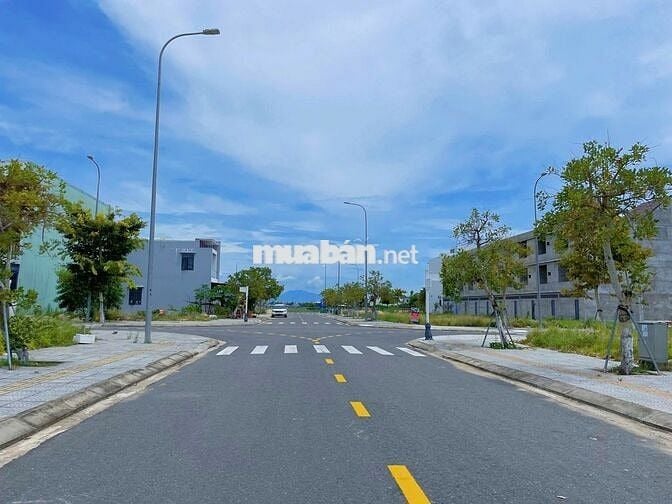 Bán đất Đà Nẵng mặt tiền đường lớn gần bệnh viện siêu thị