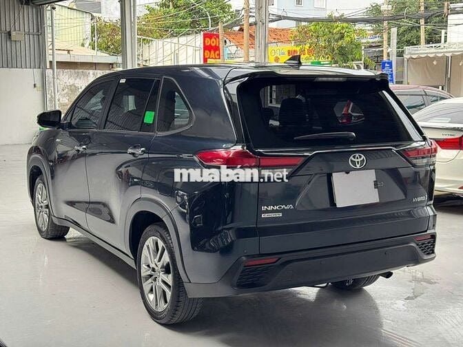 Toyota Innova Cross HEV 2.0 CVT - 22000 Km