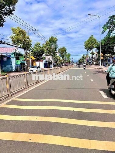 Nhà phố trong trung Long Khánh giá chỉ 600tr