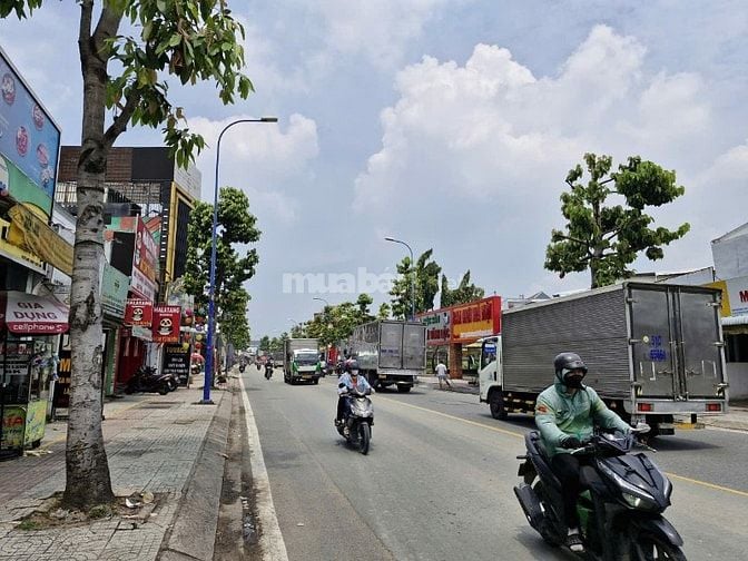 Bán đất mặt tiền Lê Thị Hà-Kinh doanh buôn bán sầm uất- rộng 12,2m