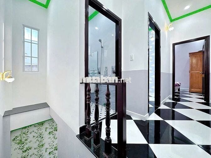 BÁN NHÀ ĐẸP GIÁ RẺ- TẶNG NỘI THẤT MỚI - KẾ BÊN TRƯỜNG ĐẠI HỌC CN