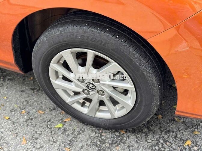 Toyota Wigo màu Cam 5 chỗ