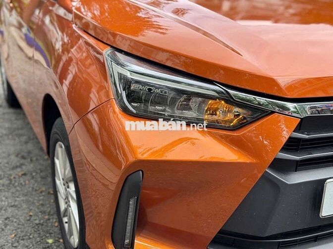 Toyota Wigo màu Cam 5 chỗ
