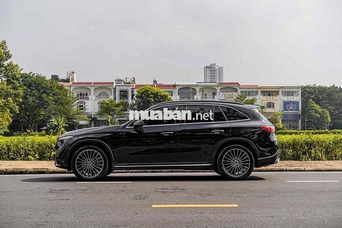 Mercedes GLC300 AMG Model 2024 All new Siêu lướt