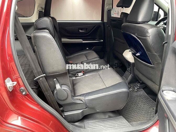 Toyota Veloz top màu đỏ zin 2024 giá thương lượng