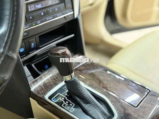 Toyota Camry 2.0E màu đen nội thất kem 2017 xe zin