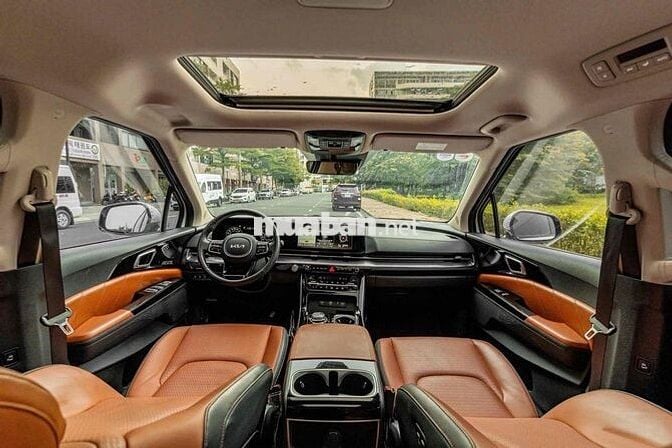 Carnival Signature 3.5 xăng Sx 2023 màu trắng