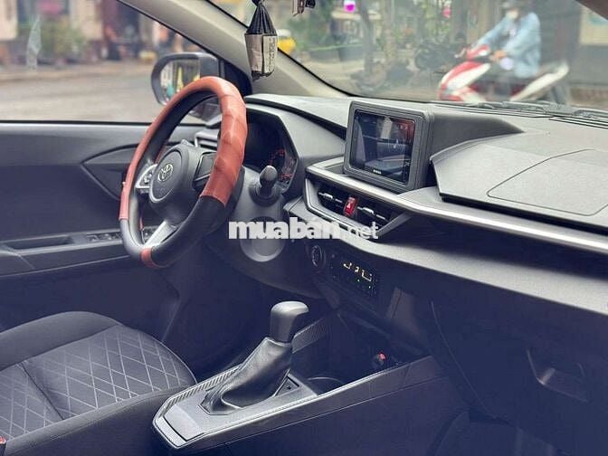 Toyota Wigo màu Cam 5 chỗ