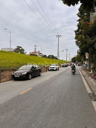 ĐẤT NGỌC THUỴ 122 TRIỆU/M2 - Ô TÔ VÀO - NGÕ THÔNG - HÀNG XÓM KHAI SƠN