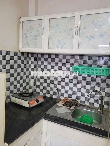 Cho thuê nhà nguyên căn có sẵn 1 máy lạnh, tủ lạnh